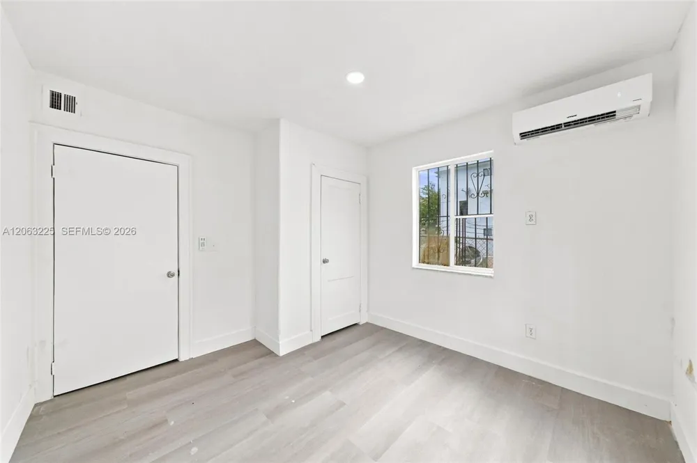 1145 NW 4th St #APT 1 Miami, FL 33128