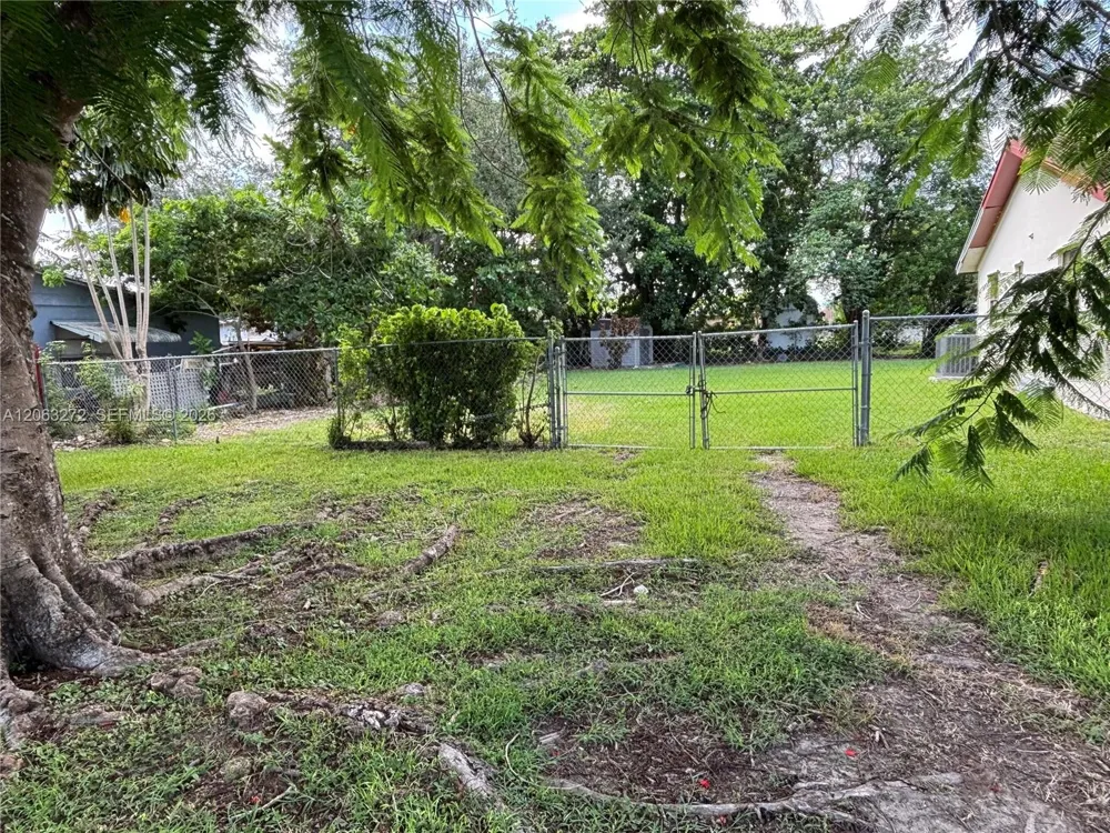 530 SW 5th St Florida City, FL 33034