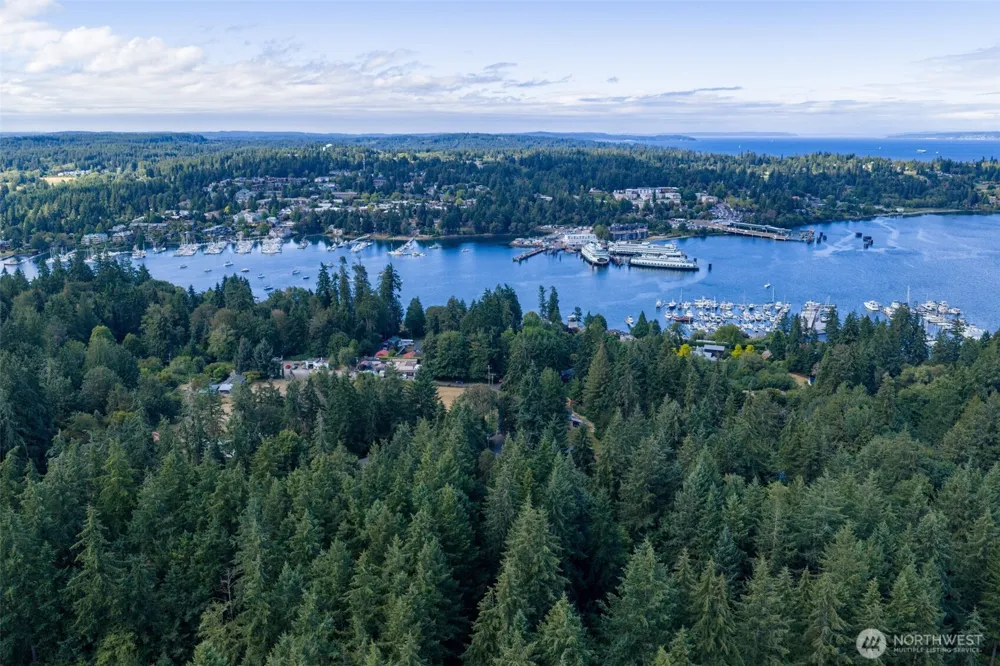5320 New Sweden Avenue NE Bainbridge Island, WA 98110