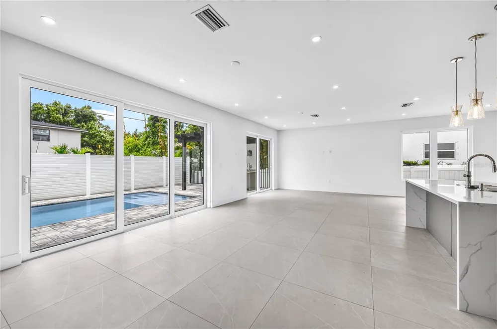 2590 FLOYD STREET Sarasota, FL 34239