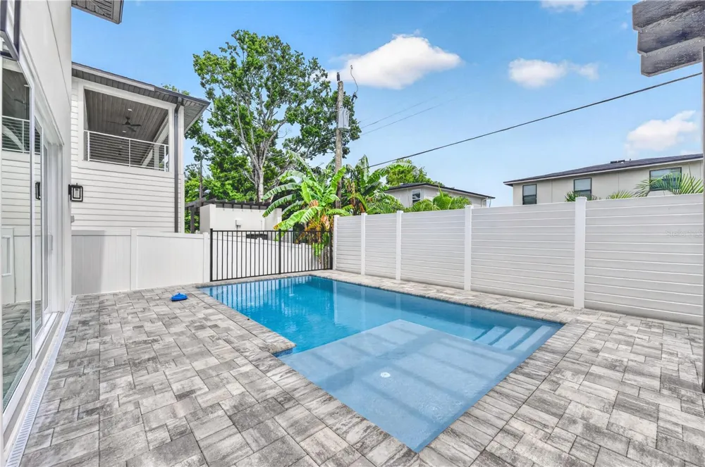 2590 FLOYD STREET Sarasota, FL 34239