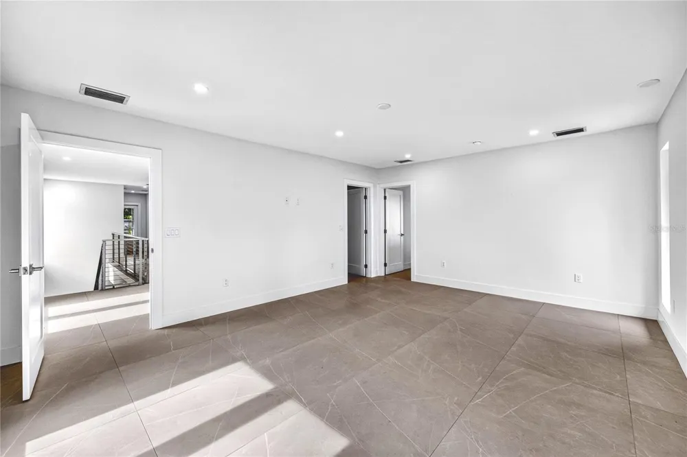 2590 FLOYD STREET Sarasota, FL 34239