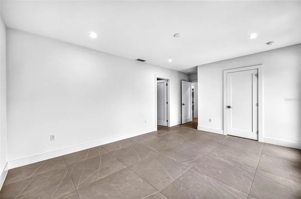 2590 FLOYD STREET Sarasota, FL 34239