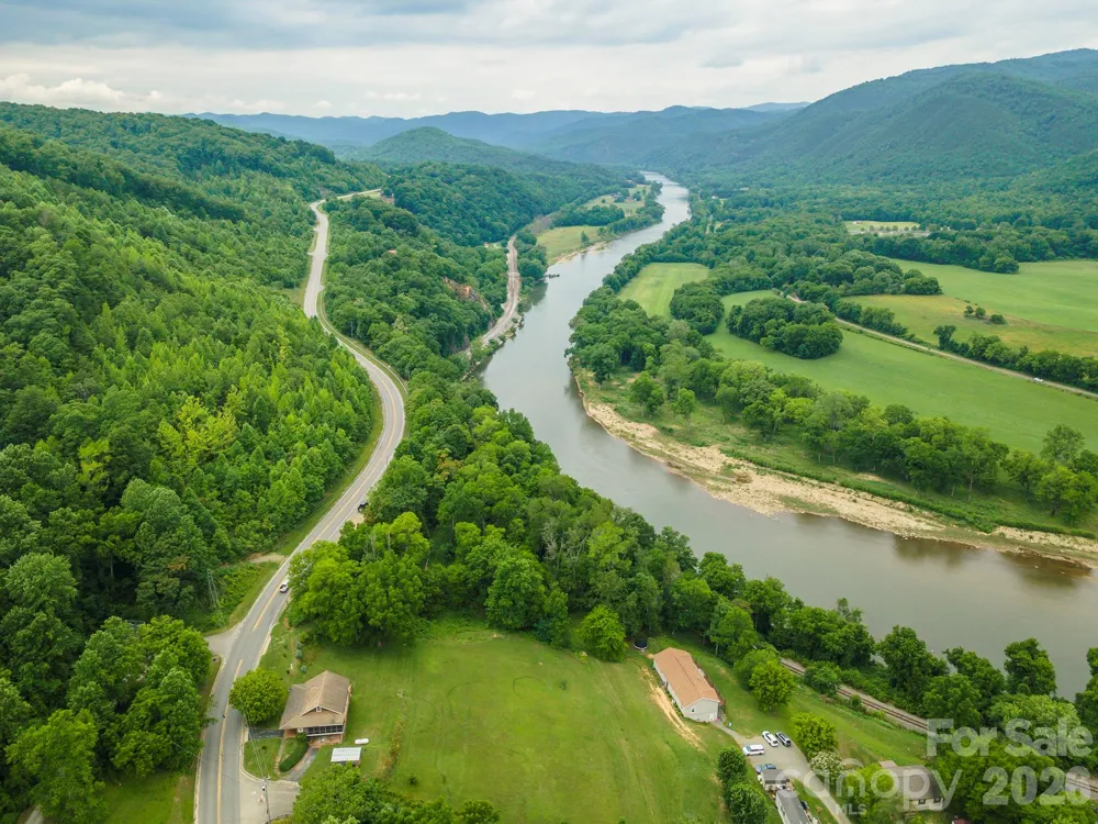 588 US 25/70 Highway Hot Springs, NC 28743