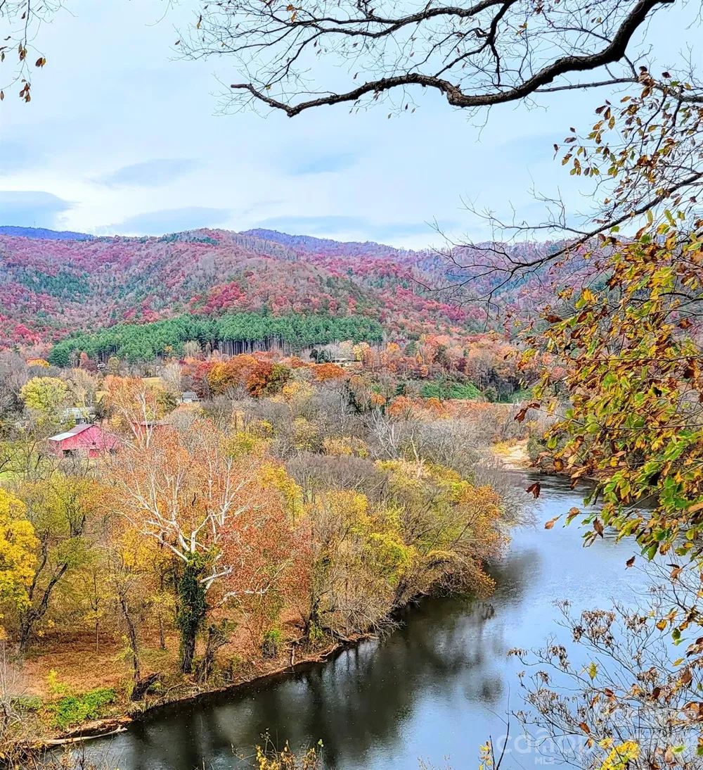 588 US 25/70 Highway Hot Springs, NC 28743