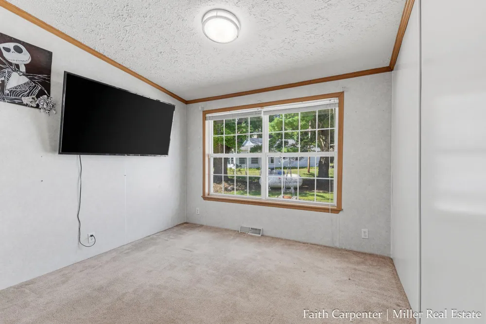 106 Little Long Lake Drive Nashville, MI 49073