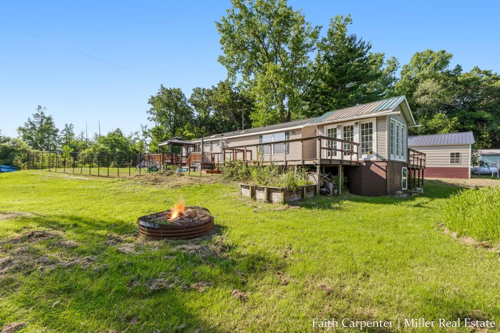 106 Little Long Lake Drive Nashville, MI 49073