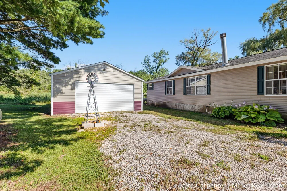 106 Little Long Lake Drive Nashville, MI 49073