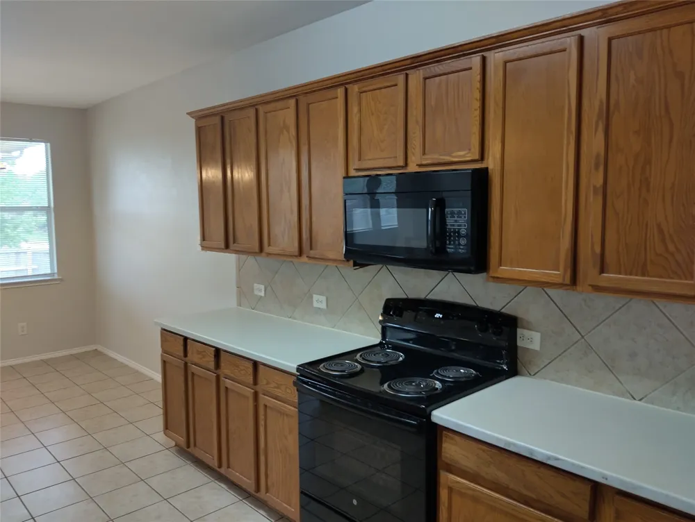 1133 Mockingbird Drive Aubrey, TX 76227
