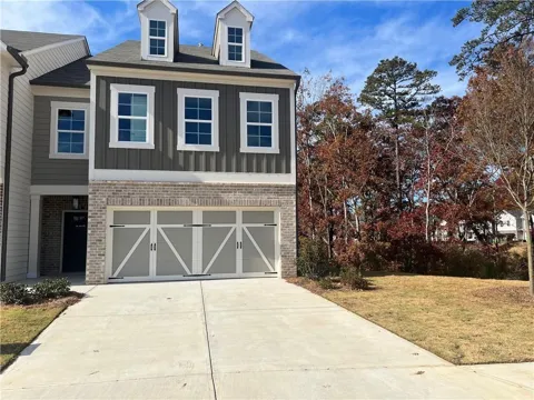 340 Lakeside Court