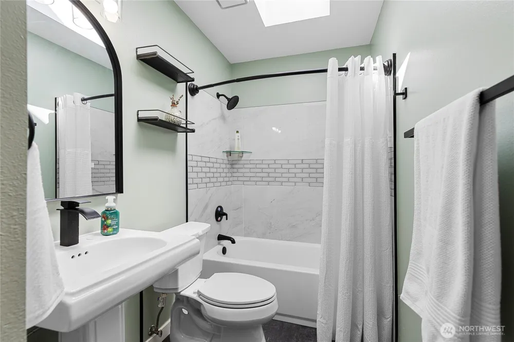 9787 Enchantment Avenue NW Silverdale, WA 98383