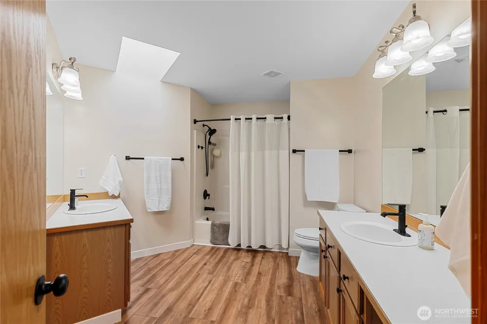 9787 Enchantment Avenue NW Silverdale, WA 98383