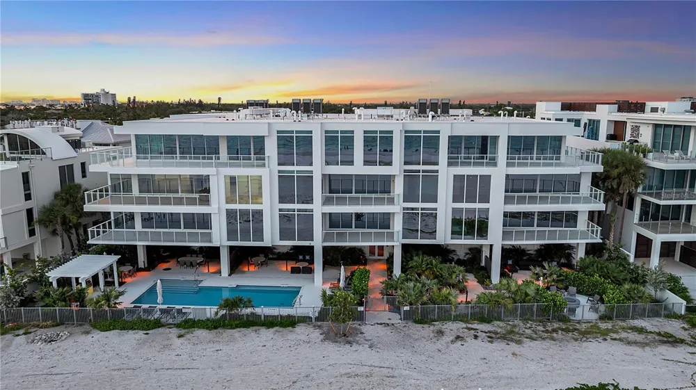 70 AVENIDA VENECCIA #202 Sarasota, FL 34242