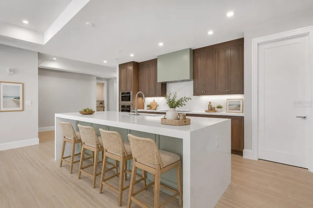 70 AVENIDA VENECCIA #202 Sarasota, FL 34242
