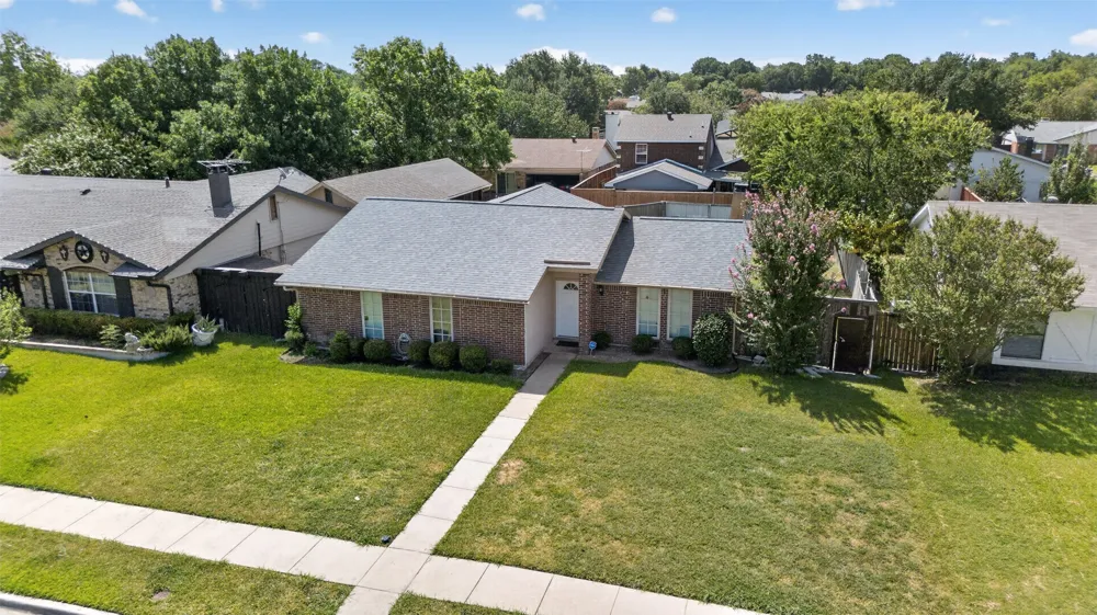 2224 Crockett Drive Carrollton, TX 75006