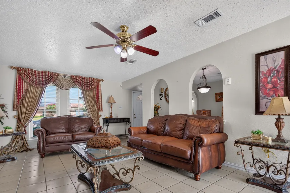 2224 Crockett Drive Carrollton, TX 75006