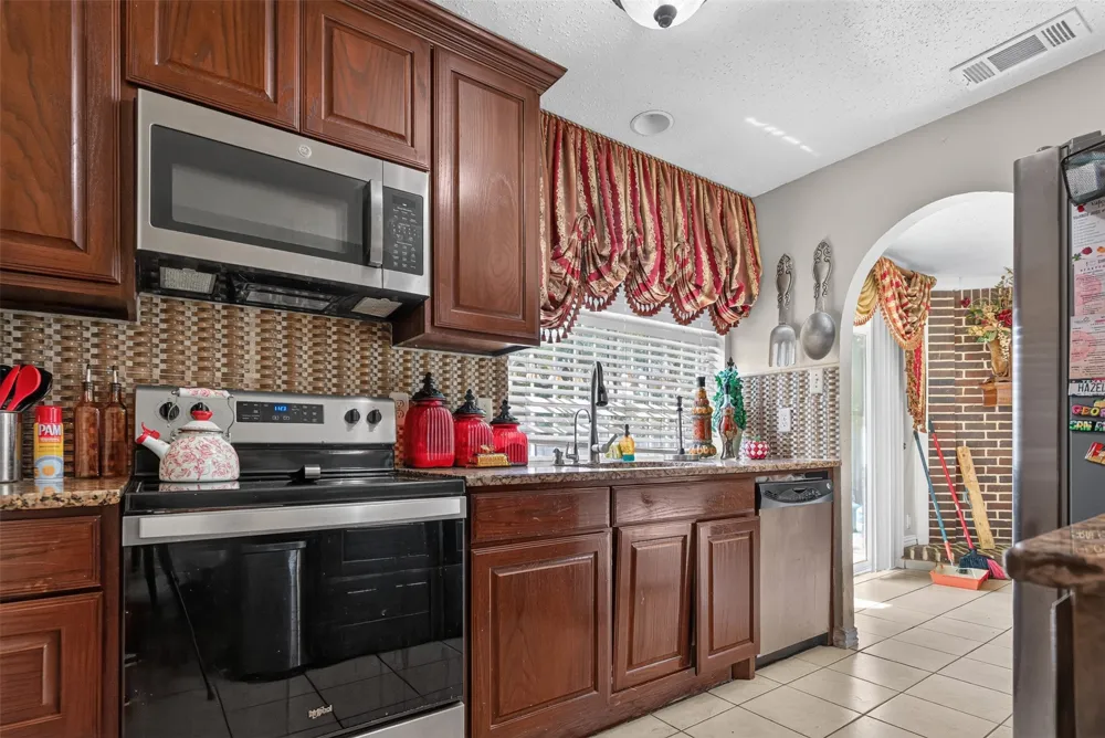 2224 Crockett Drive Carrollton, TX 75006