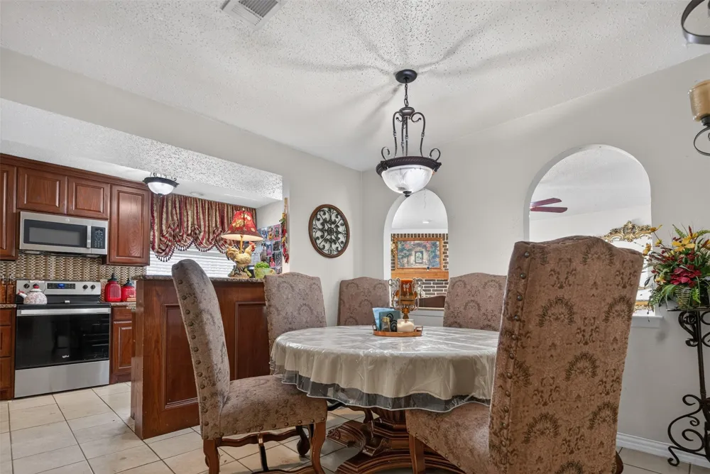 2224 Crockett Drive Carrollton, TX 75006