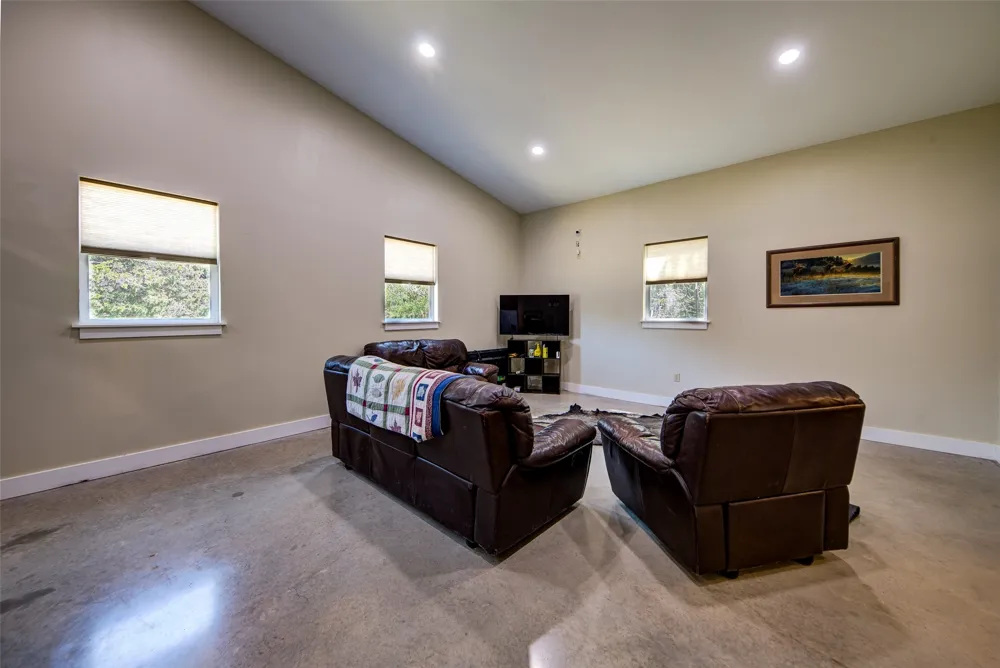 344 County Road 1660 Chico, TX 76431