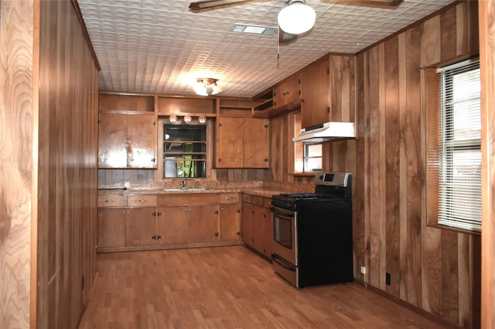 1601 Columbia Street Liberty, TX 77575