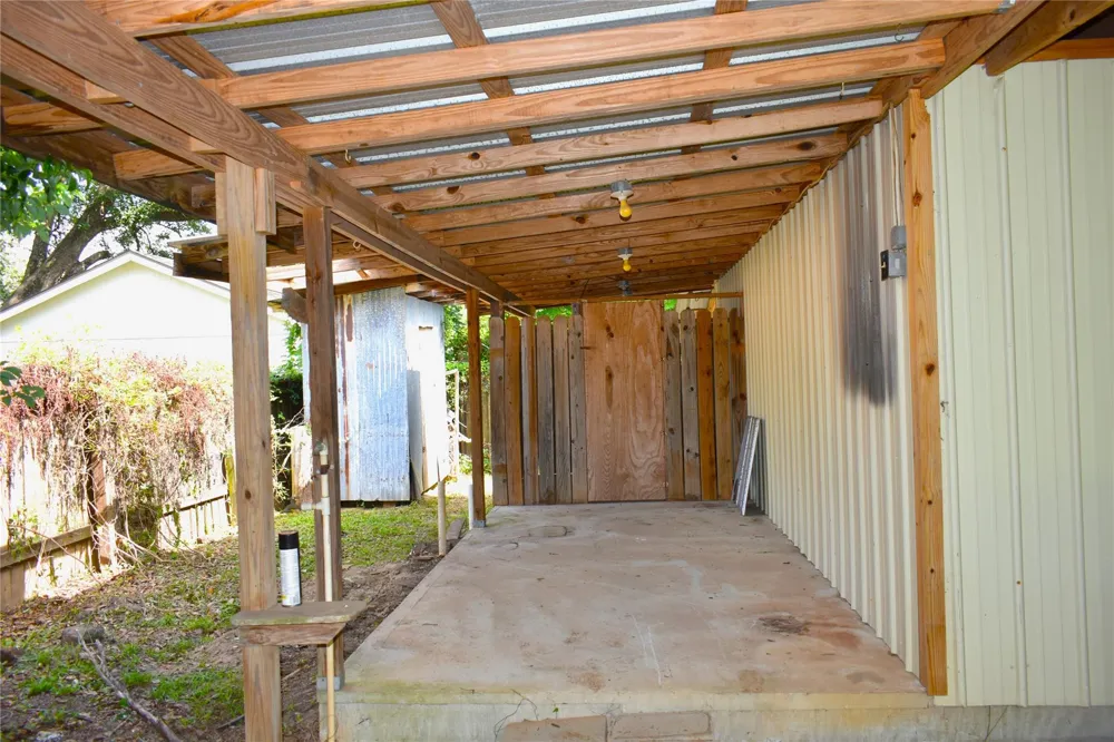 1601 Columbia Street Liberty, TX 77575