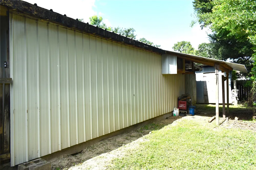 1601 Columbia Street Liberty, TX 77575