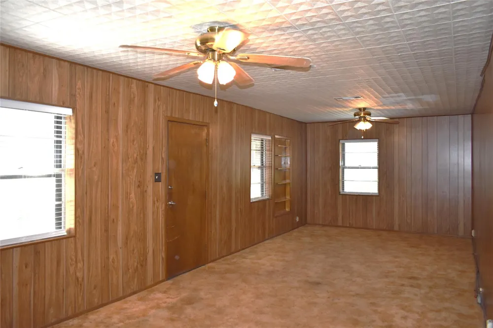 1601 Columbia Street Liberty, TX 77575