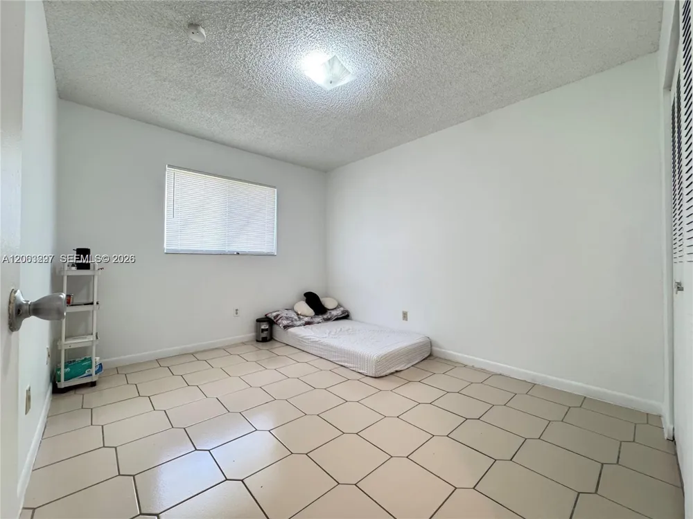 10765 SW 4th St #8 Sweetwater, FL 33174