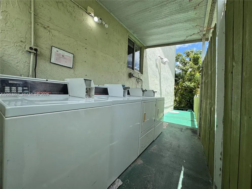 10765 SW 4th St #8 Sweetwater, FL 33174