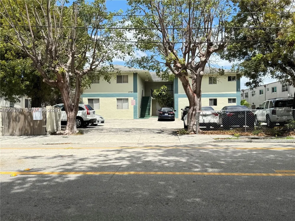 10765 SW 4th St #8 Sweetwater, FL 33174