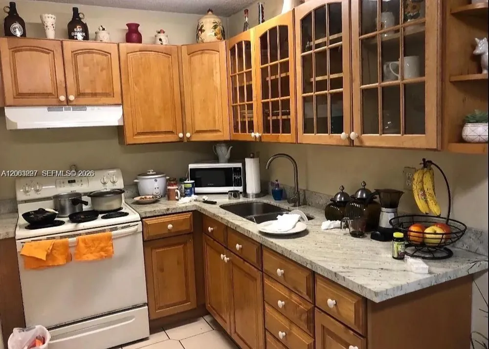 10765 SW 4th St #8 Sweetwater, FL 33174