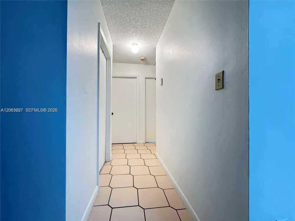 10765 SW 4th St #8 Sweetwater, FL 33174