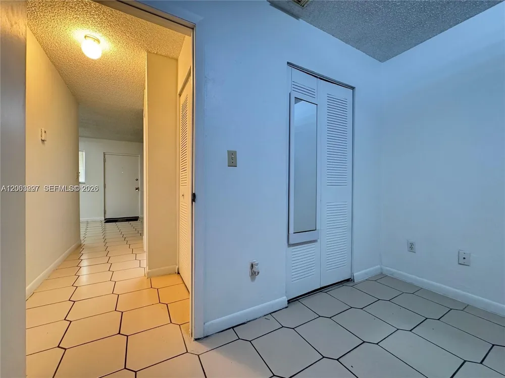 10765 SW 4th St #8 Sweetwater, FL 33174