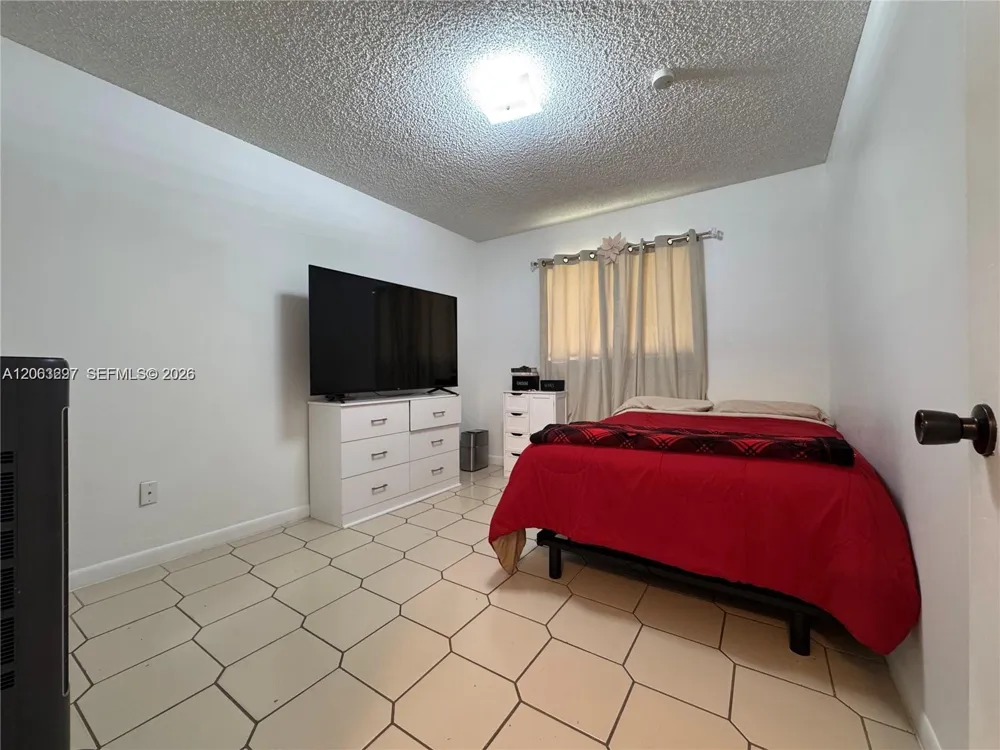 10765 SW 4th St #8 Sweetwater, FL 33174