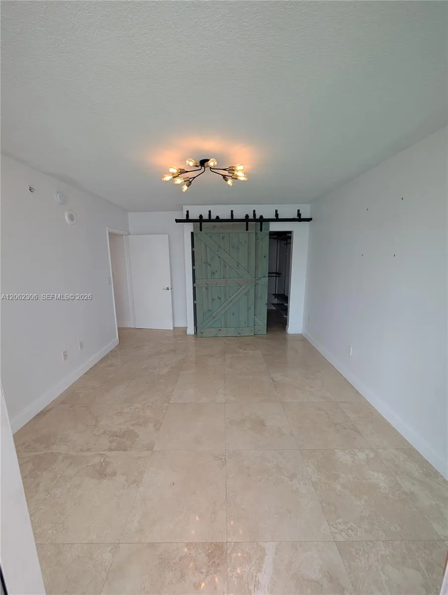 31 SE 5 #3002 Miami, FL 33131