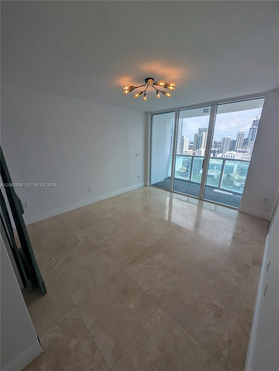 31 SE 5 #3002 Miami, FL 33131
