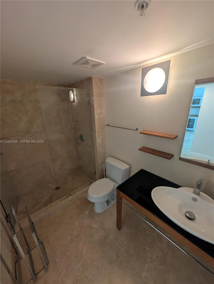 31 SE 5 #3002 Miami, FL 33131