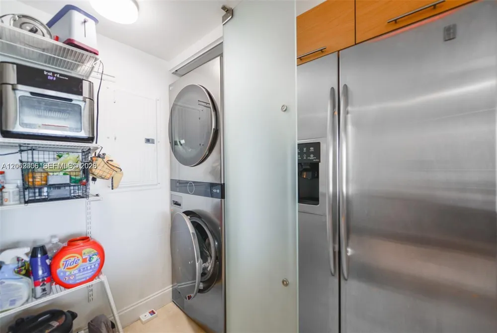 31 SE 5 #3002 Miami, FL 33131