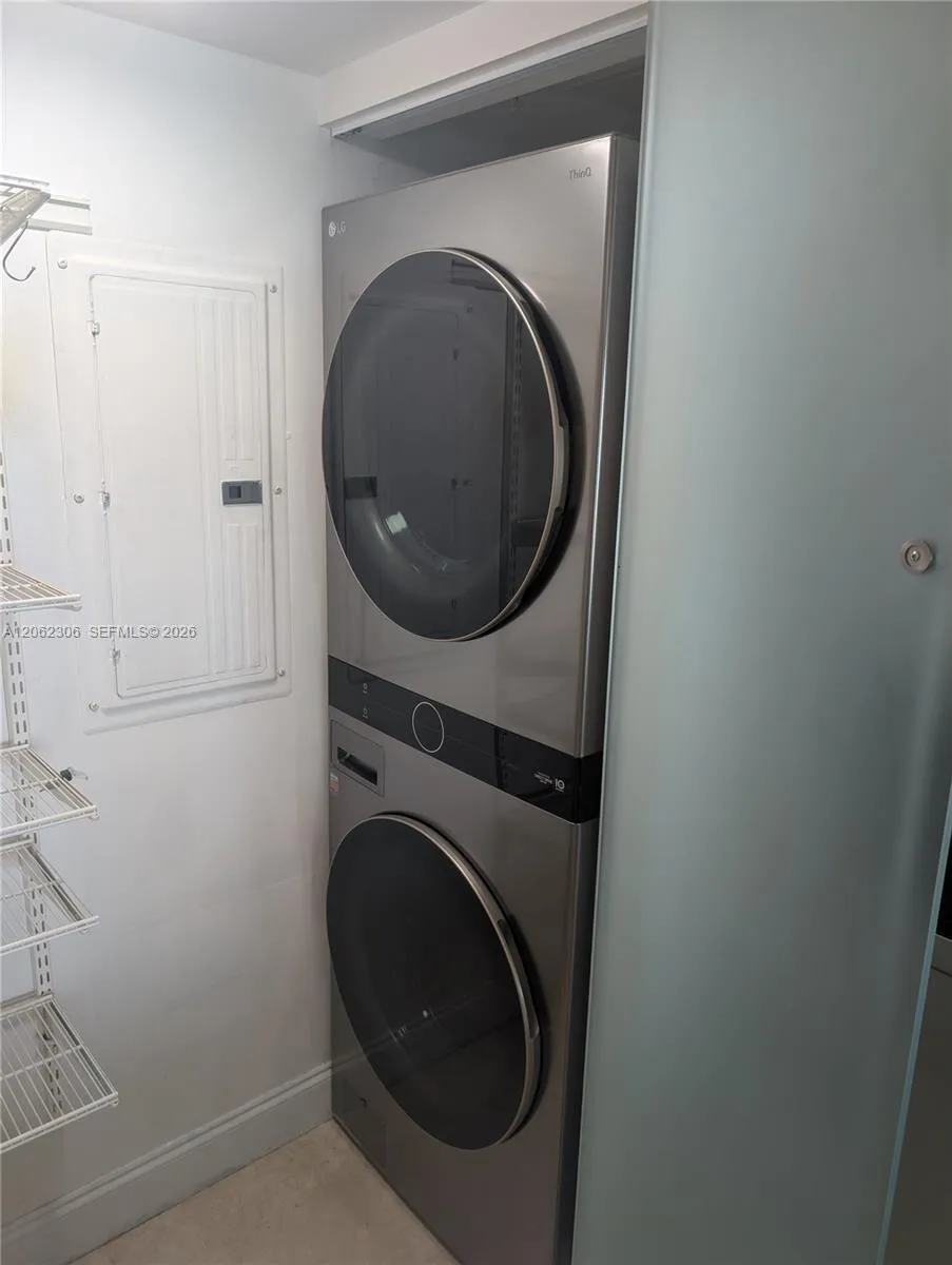 31 SE 5 #3002 Miami, FL 33131