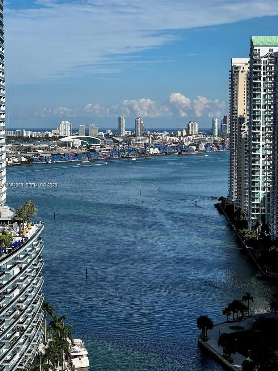 31 SE 5 #3002 Miami, FL 33131