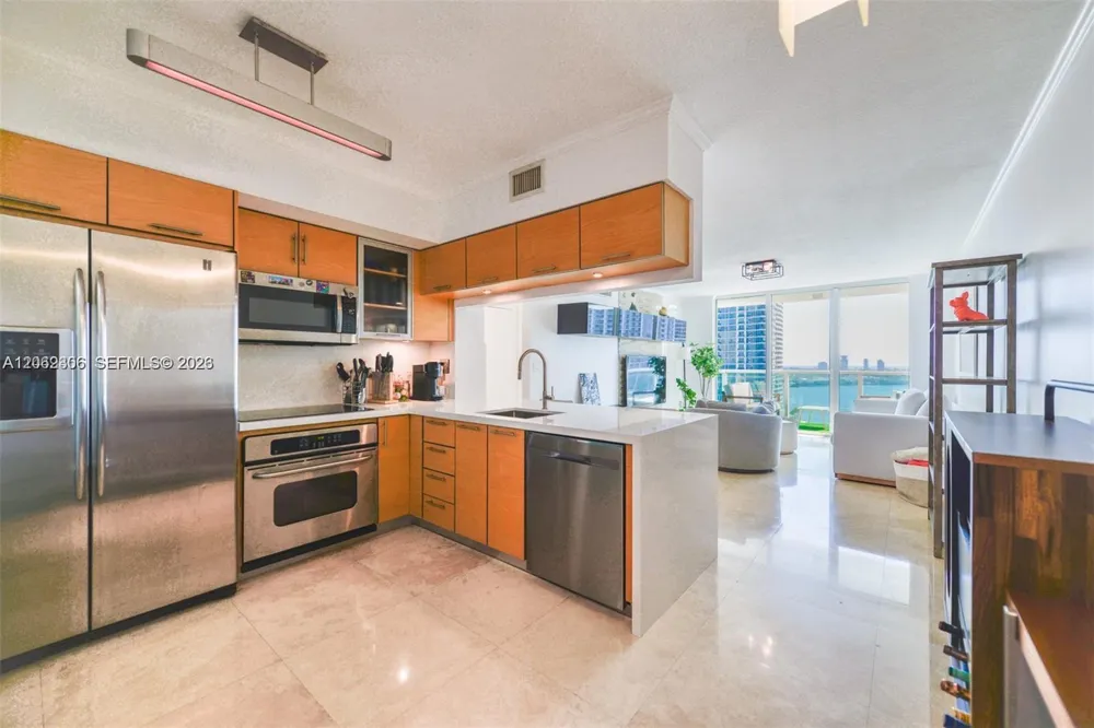 31 SE 5 #3002 Miami, FL 33131