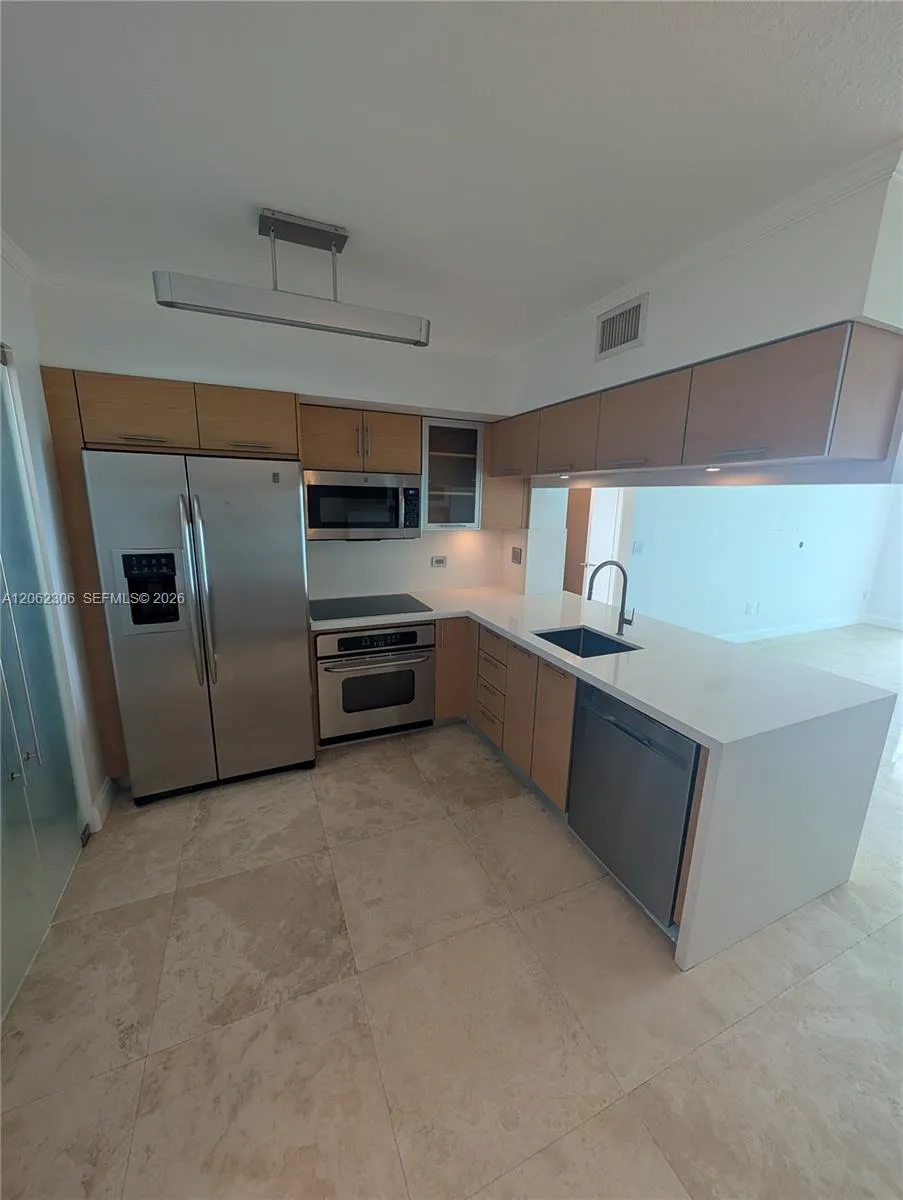 31 SE 5 #3002 Miami, FL 33131