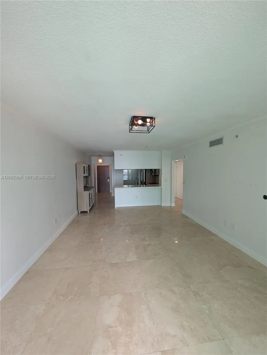 31 SE 5 #3002 Miami, FL 33131