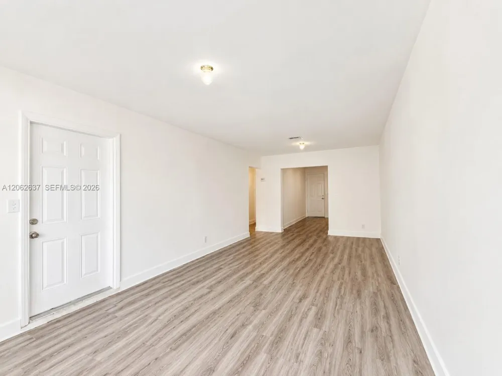 132 SW 20th Ave #132 Miami, FL 33135