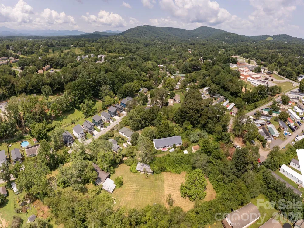 11 Cub Road #4 Asheville, NC 28806