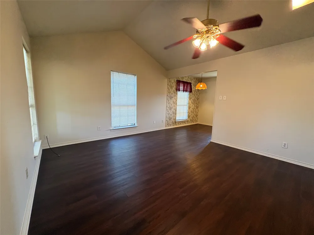 714 HILLCREST Cedar Hill, TX 75104