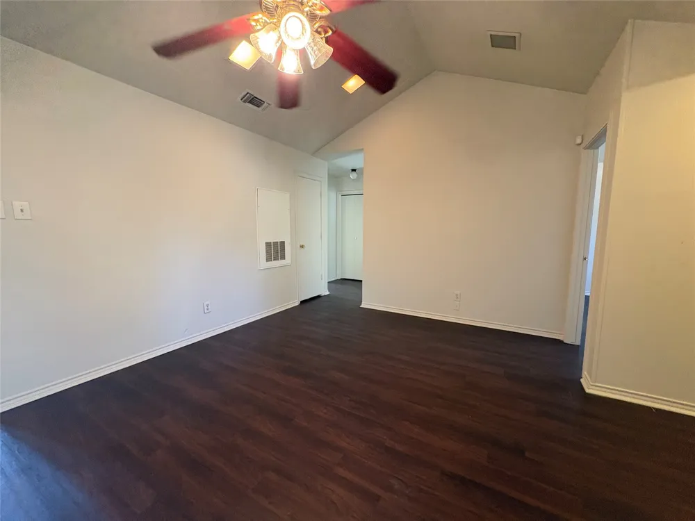 714 HILLCREST Cedar Hill, TX 75104