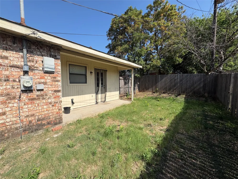 714 HILLCREST Cedar Hill, TX 75104