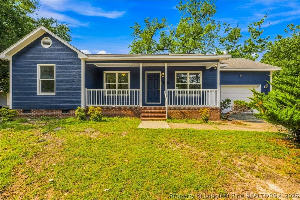 302 W 6th Avenue Raeford, NC 28376