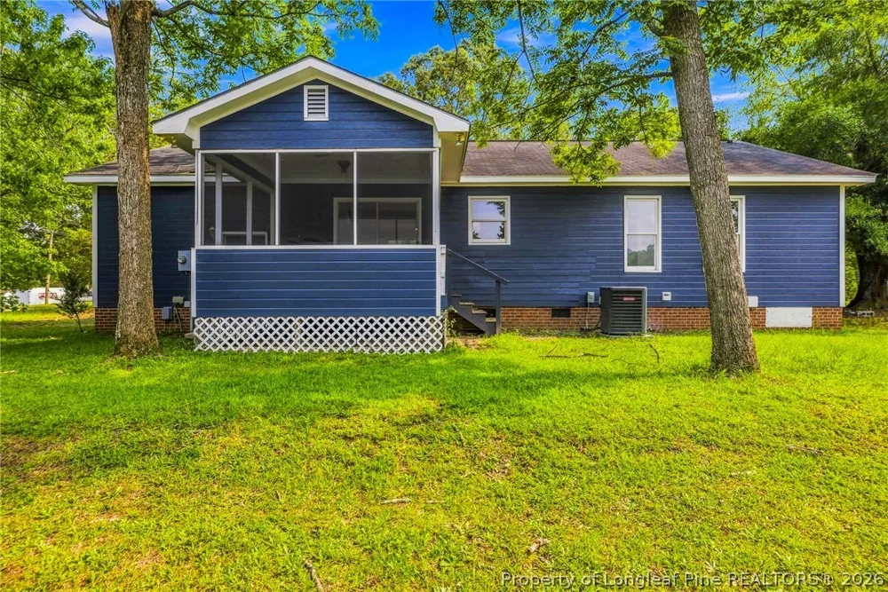 302 W 6th Avenue Raeford, NC 28376